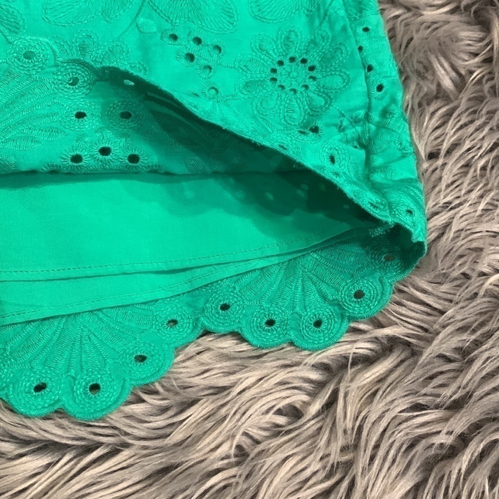 Draper James high rise embroidered eyelet shorts side zip lined 8 - Picture 6 of 10